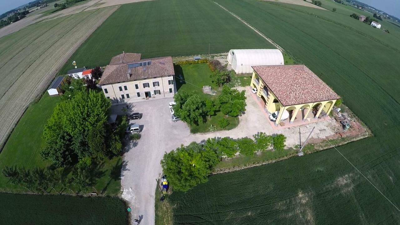 Corte Galvana Cento  Eksteriør bilde